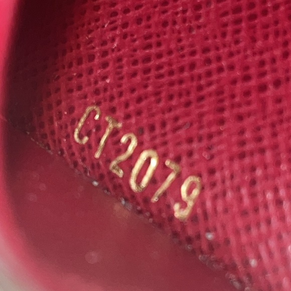 Louis Vuitton Authentic Limited Edition Damier Key Ring Unisex - Picture 11 of 16